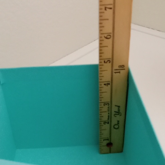 TIFFANY & CO. Gift Box - Picture 4 of 5